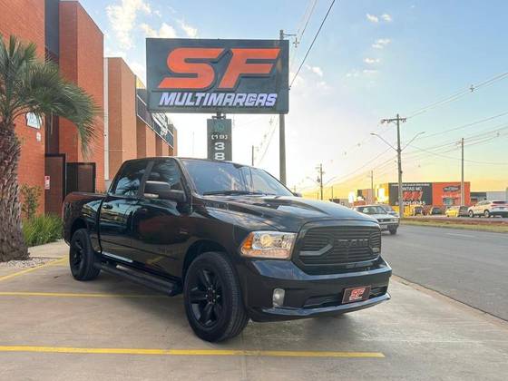 RAM CLASSIC 5.7 V8 GASOLINA LARAMIE NIGHT EDITION CD 4X4 AUTOMÁTICO RAM CLASSIC 5.7 V8 GASOLINA LARAMIE NIGHT EDITION CD 4X4 AUTOMÁTICO